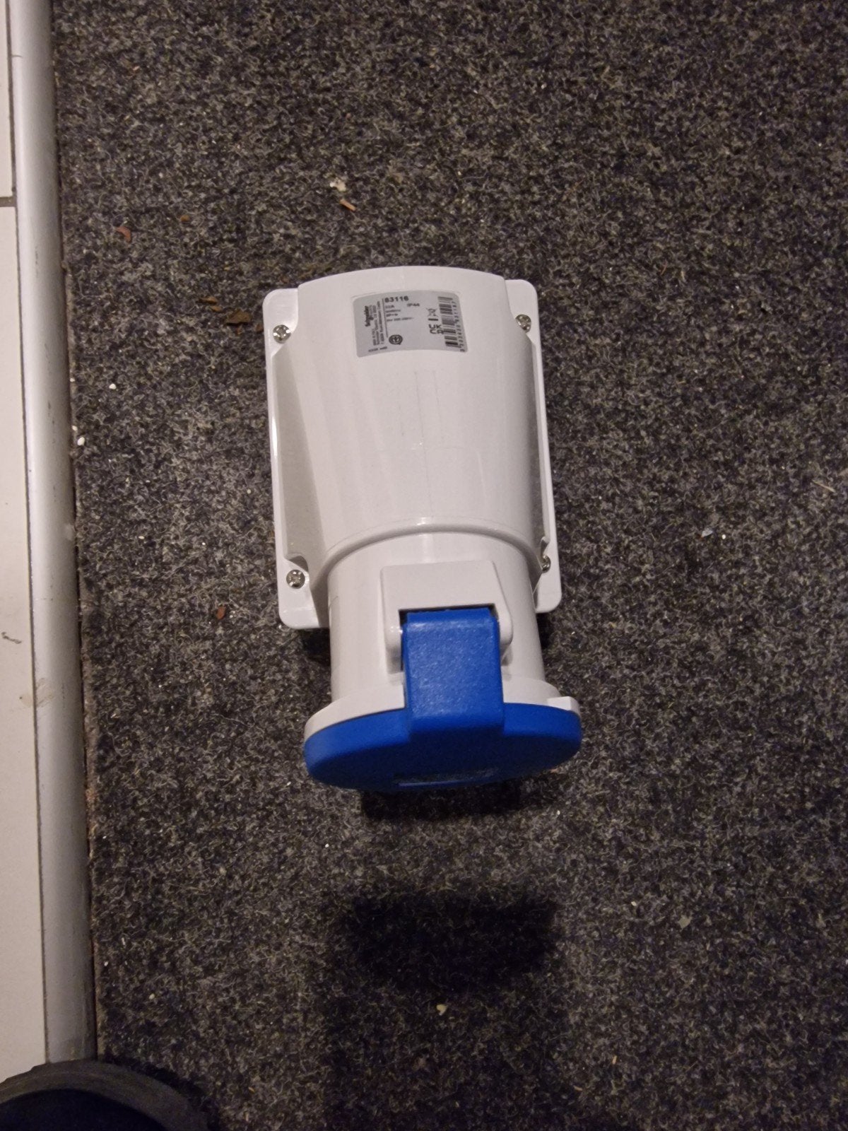 Schneider-Merten CEE wandcontactdoos 3-polig 230V 32A IP44, Doe-het-zelf en Verbouw, Ophalen of Verzenden, Nieuw, Stopcontact