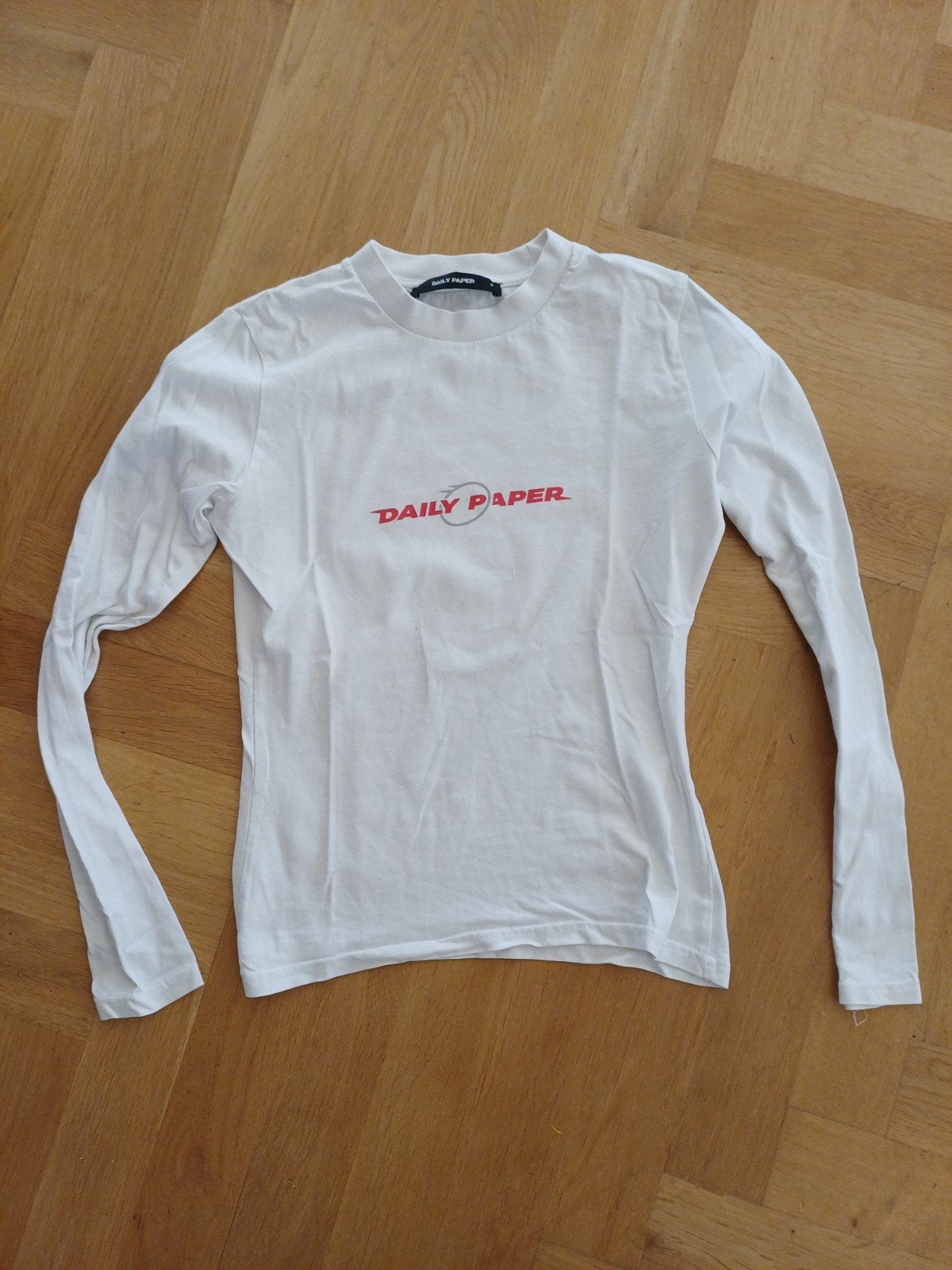 Daily Paper longsleeve wit met rood logo, Daily Paper, Ophalen of Verzenden, Lange mouw, Maat 36 (S)