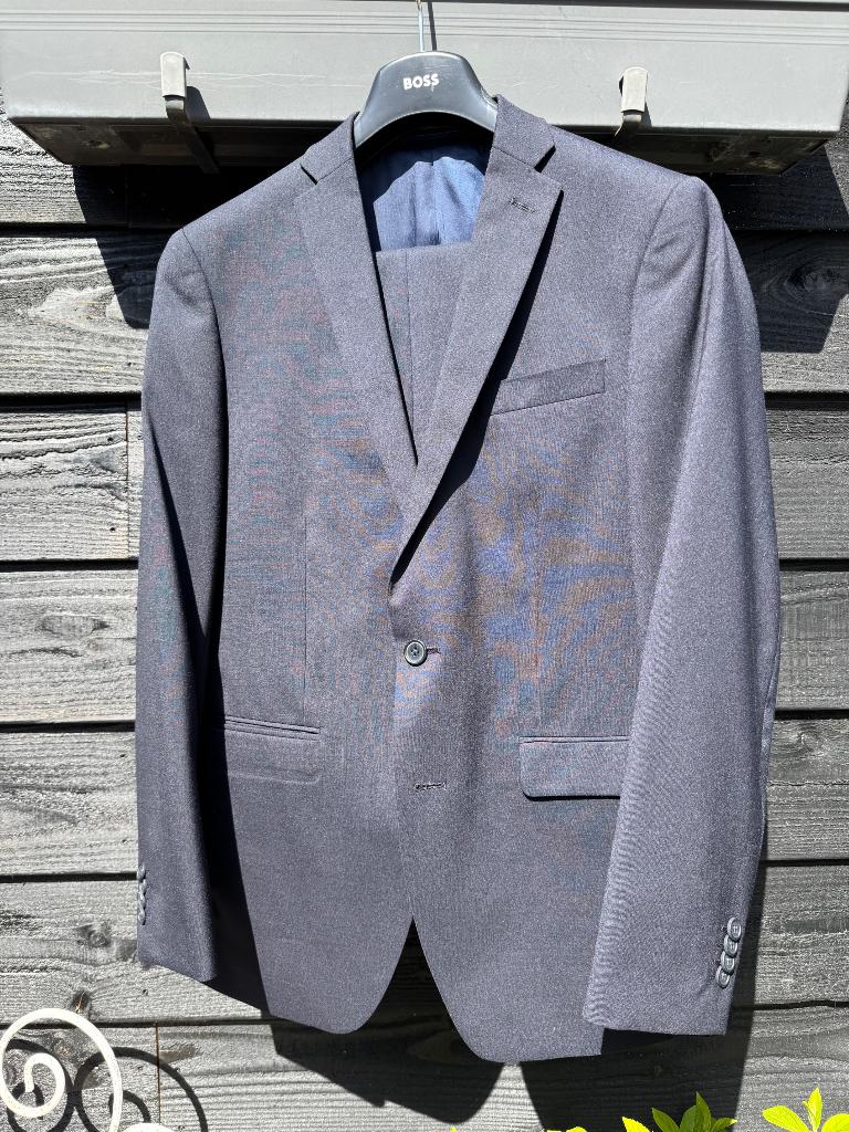 Heren kostuums (2x), Maat 48, prijs voor twee:, Kleding | Heren, Kostuums en Colberts, Overige kleuren, Maat 48/50 (M), Ophalen of Verzenden