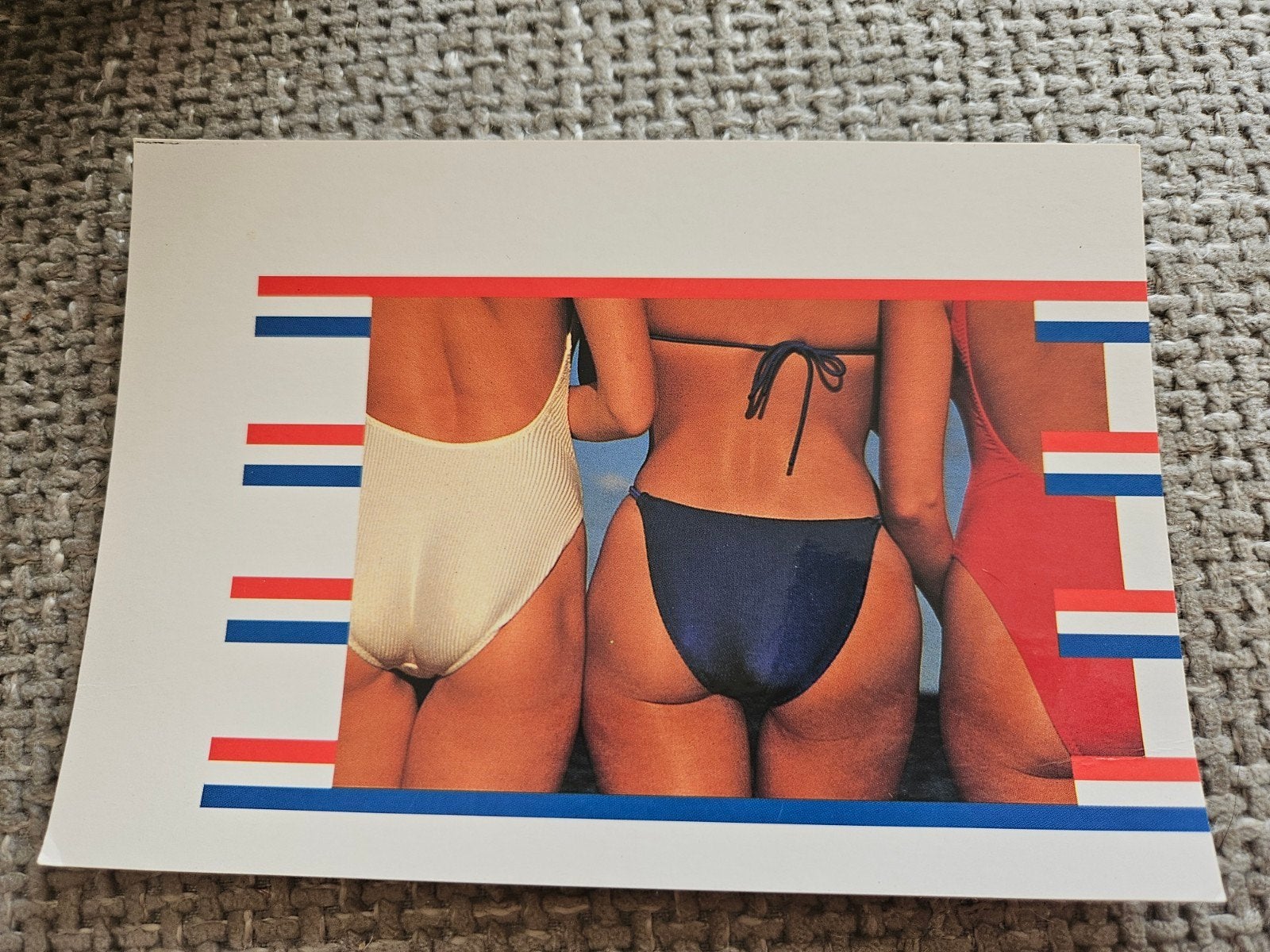 Vintage bikini en badpak ansichtkaart, Ophalen of Verzenden