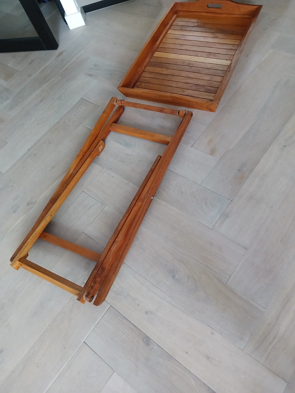 Gelakt Teak Houten Dienbladtafel - 78x53 cm, Huis en Inrichting, Tafels | Bijzettafels, Gebruikt, Rechthoekig, 60 cm of meer, 75 cm of meer