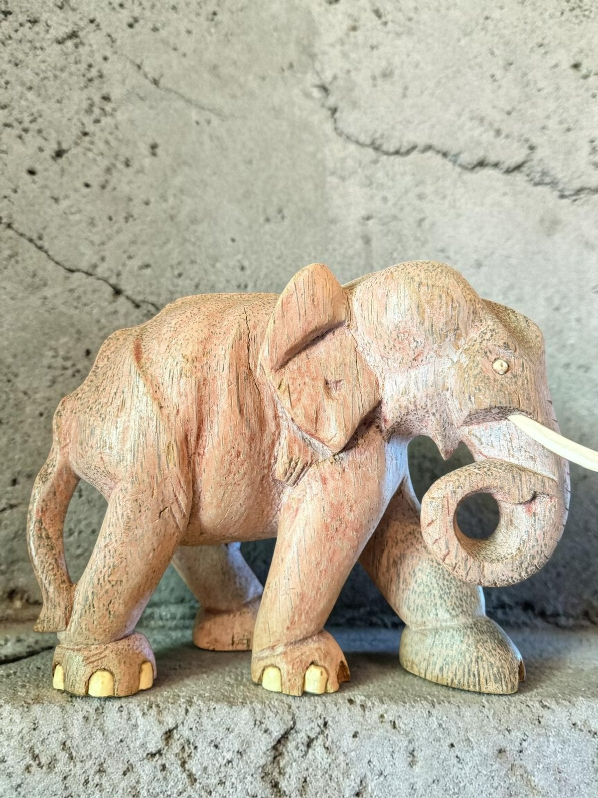Vintage handgesneden olifant uit Palmhout jaren 60/70, Ophalen of Verzenden, Gebruikt, Dier