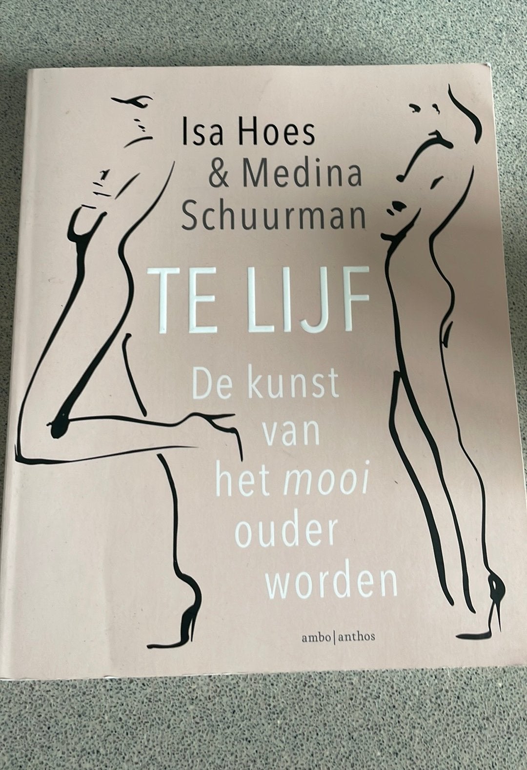 Isa Hoes Medina Schuurman Te Lijf boek, Boeken, Ophalen of Verzenden, Zo goed als nieuw