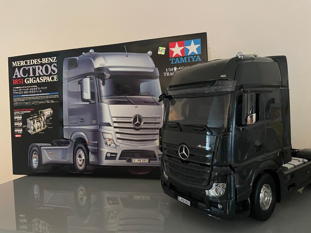 Tamiya Mercedes-Benz Actros RC 1:14 ongebruikt, Hobby en Vrije tijd, Modelbouw | Radiografisch | Auto's, Elektro, Schaal 1:14