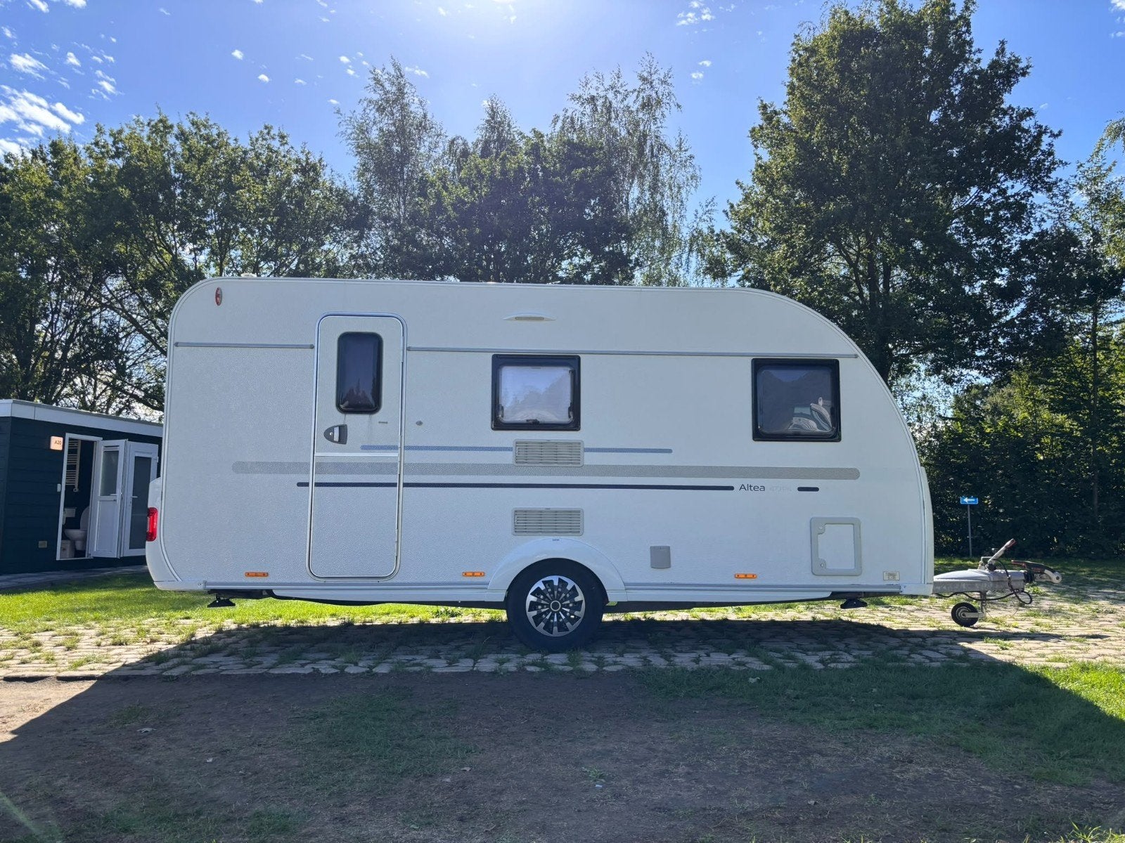 Adria Altea 472 PK met stapelbed ( In zeer goede staat ), Koelkast, Vast bed, Treinzit, Particulier
