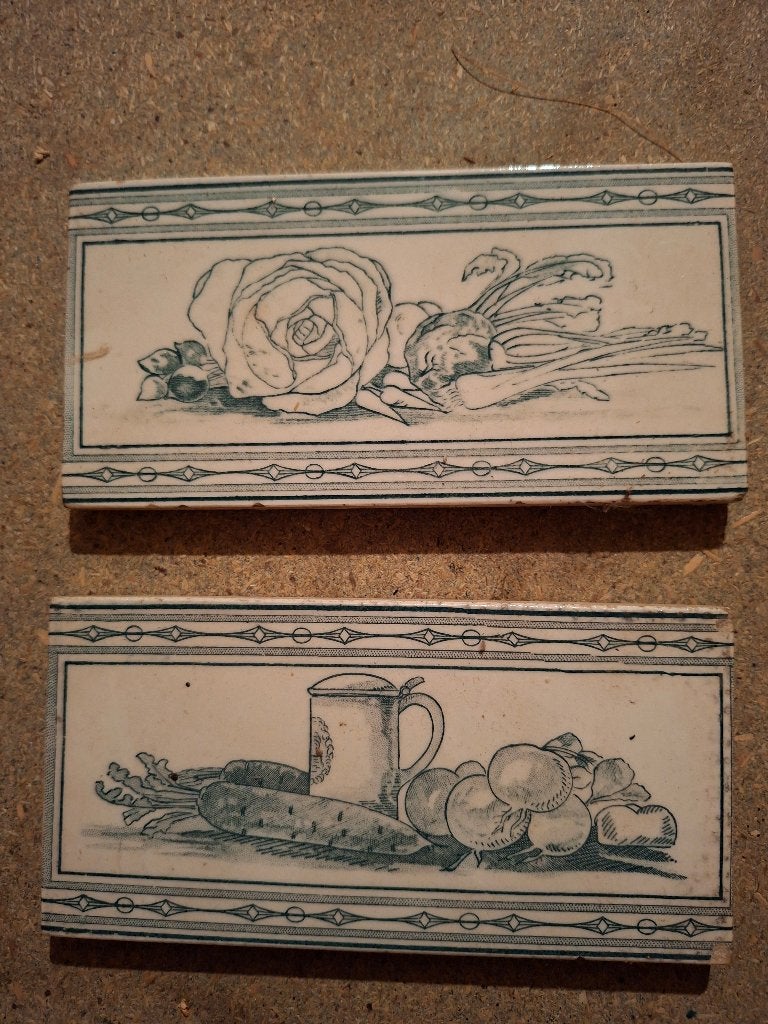 Antieke Boizenburg tegels met groenten en fruit motief, Ophalen of Verzenden