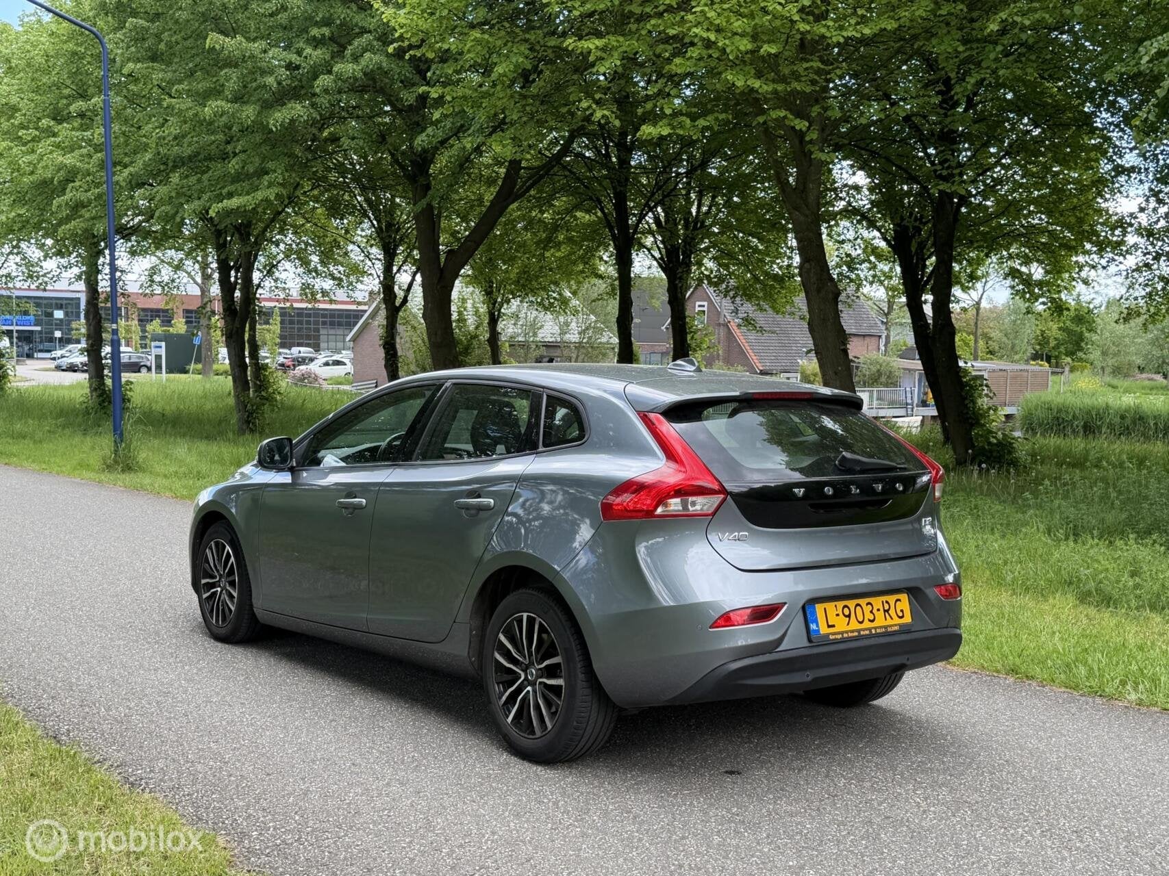 Volvo V40 2.0 D2 Inscription*PARKEERSENSOR*CRUISE*NEW APK, Voorwielaandrijving, Gebruikt, 4 cilinders, 1969 cc