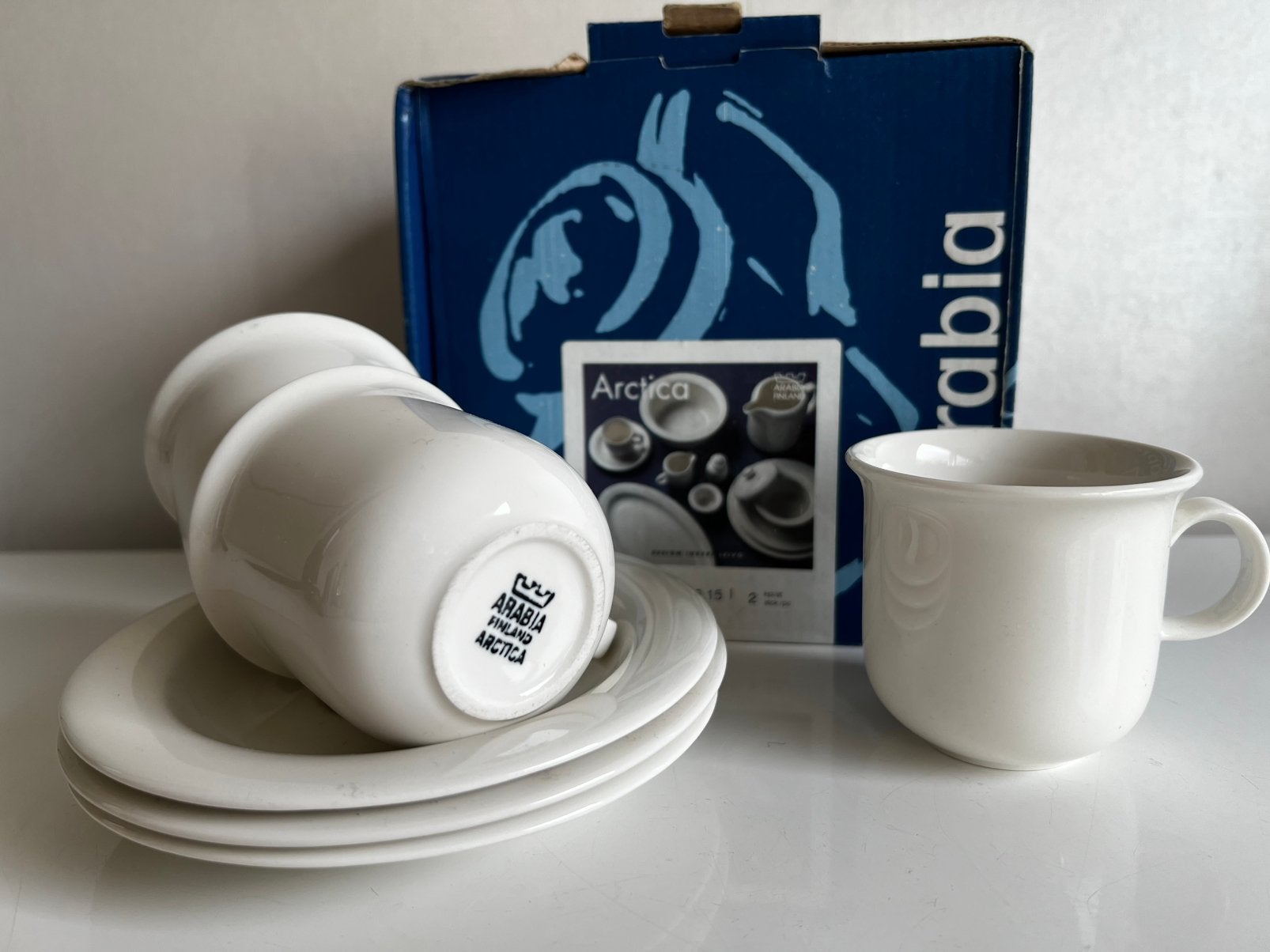 Nieuw Set 3 Arabia Iittala Arctica KoffieKop-Schotel I.Leivo, Arabia, Nieuw, Ophalen of Verzenden, Kop(pen) en/of Schotel(s)