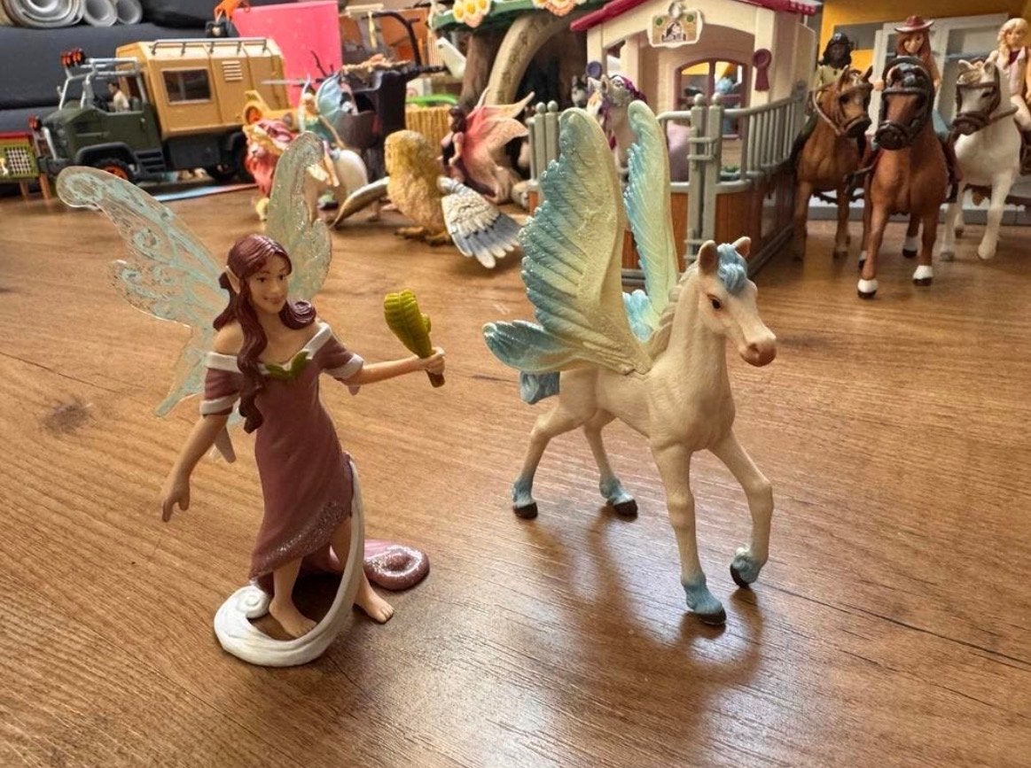 Schleich 70539 Sera met gevleugelde Pegasus, Ophalen of Verzenden, Zo goed als nieuw, Jongen of Meisje