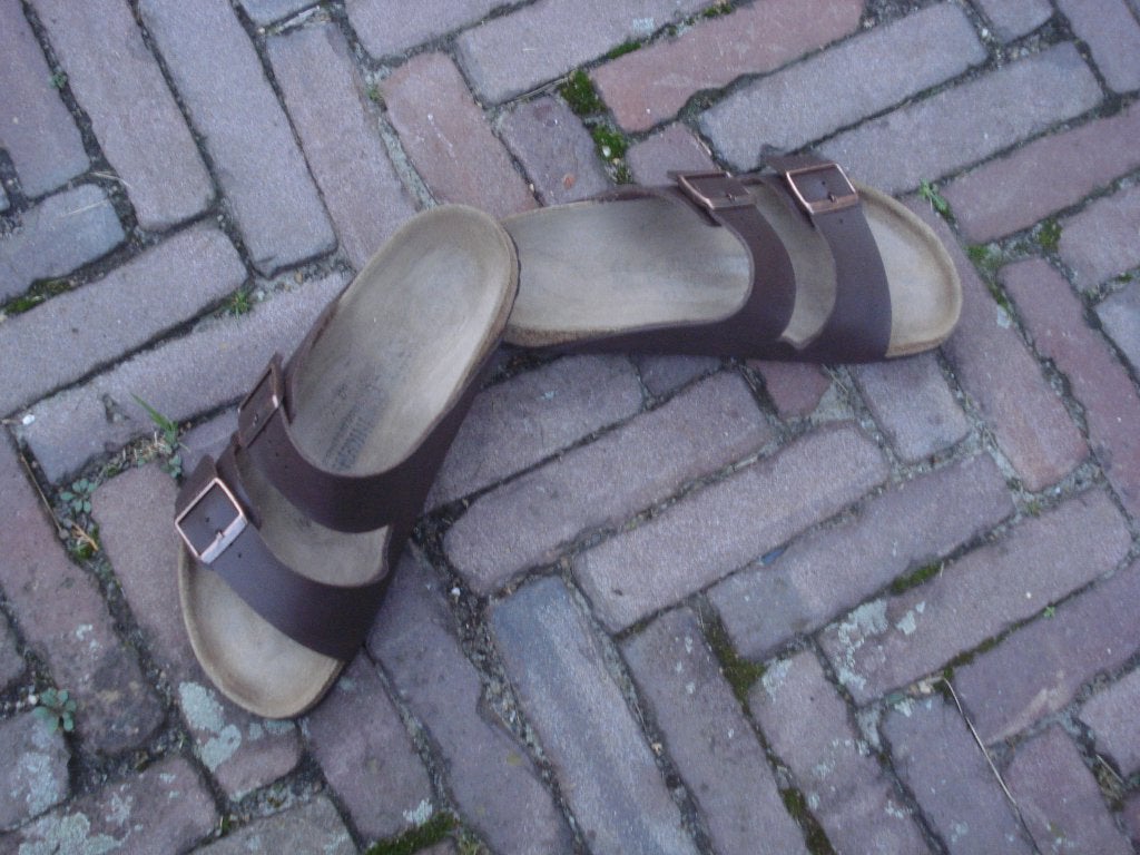 GRATIS VERZENDEN BRUINE ARIZONA BIRKENSTOCK SLIPPERS 42, Slippers, Bruin, Verzenden, Zo goed als nieuw