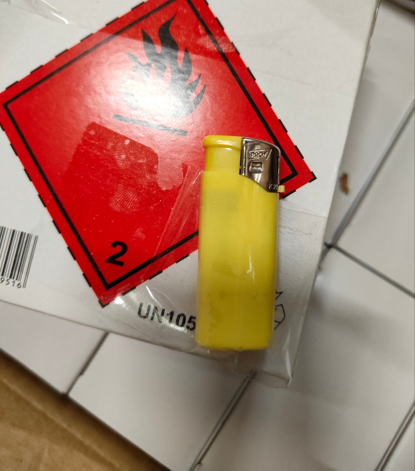 Partij van 1000 Aanstekers - Diverse Kleuren, Ophalen, Generic Lighters B.V., Nieuw, Info@genericlighters.nl