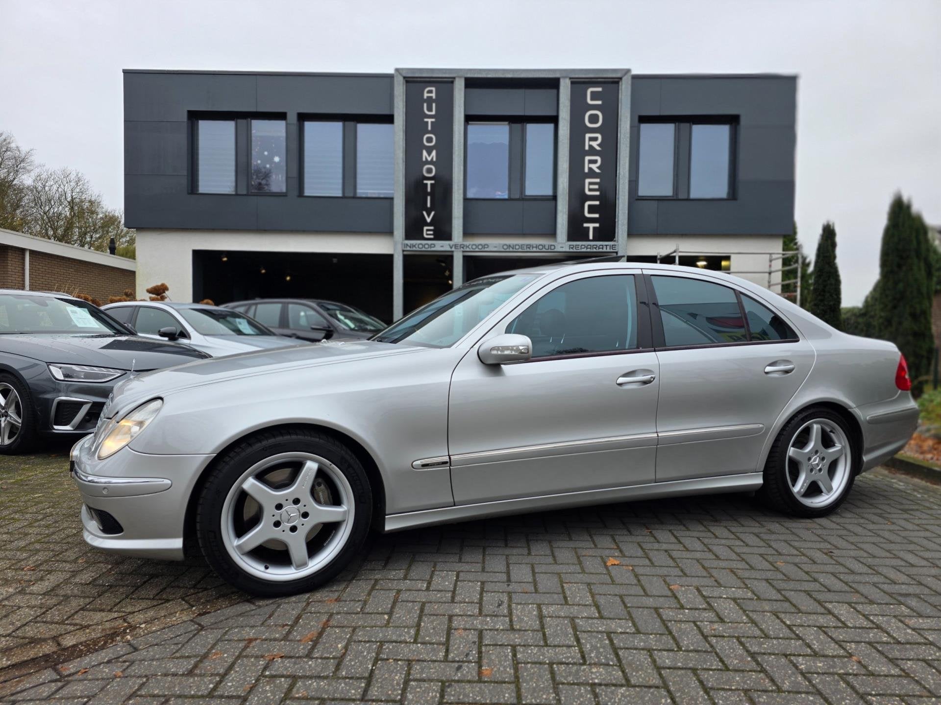 Mercedes-Benz E-klasse 500 advantgarde |AMG|Youngtimer|2de e, Auto's, Achterwielaandrijving, Gebruikt, Leder, Bedrijf
