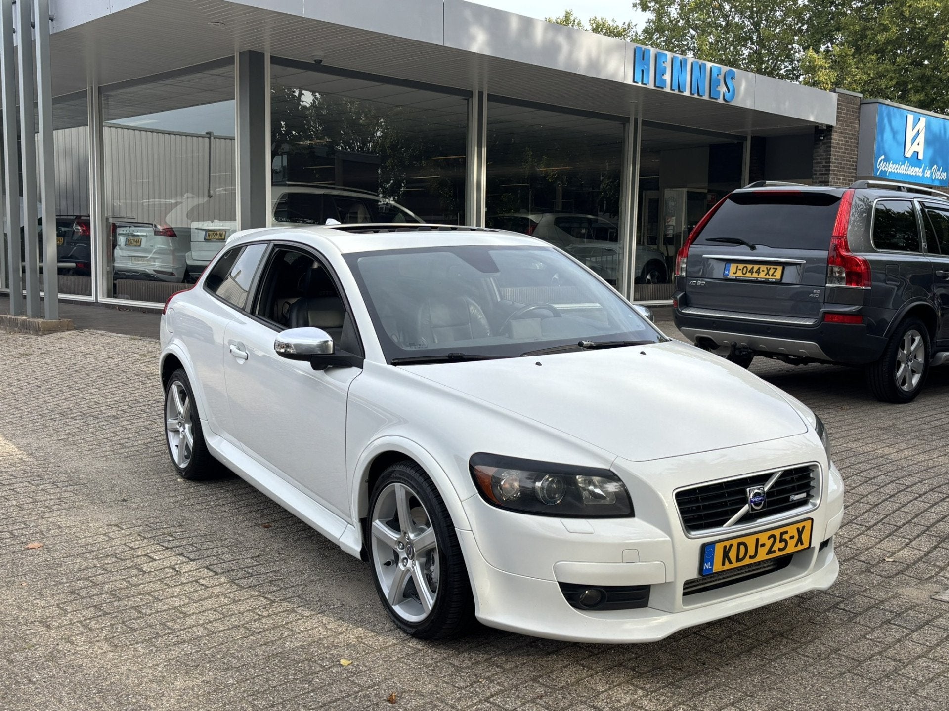 Volvo C30 2.5 T5 230pk R-Design Schuifdak Keyless Blis Dynau, Auto's, Gebruikt, 700 kg, 4 stoelen, Bedrijf