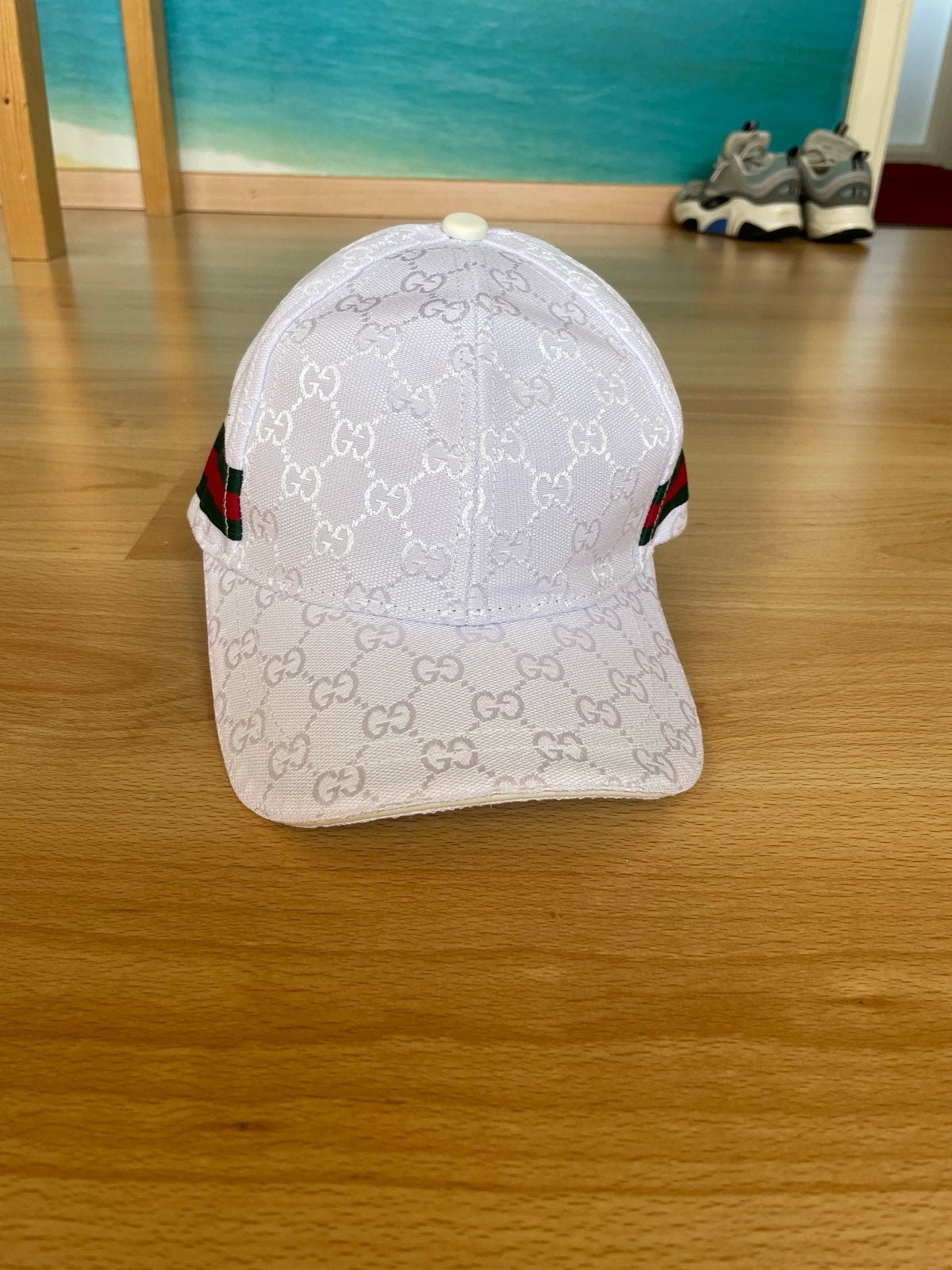 Witte pet met Gucci-stijl logo en strepen, Kleding | Dames, Ophalen of Verzenden, Zo goed als nieuw, One size fits all, Pet