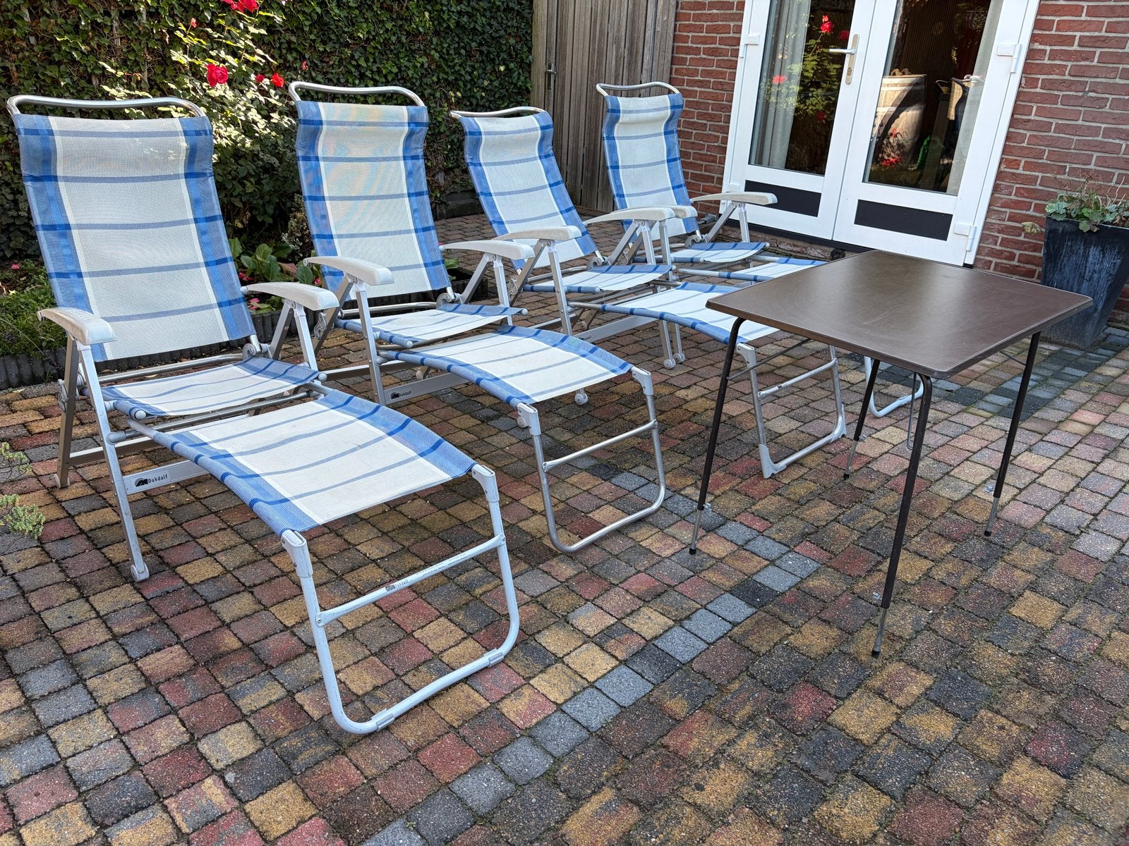 Dukdalf tuinset: 4 stoelen, 4 beensteunen en tafel, Ophalen, 4 zitplaatsen, Gebruikt, Stoel
