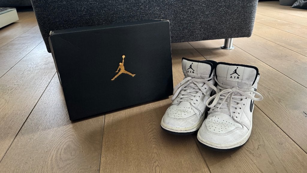 Air Jordan 1 Mid – White/Black – maat 40.5 (7.5), Ophalen of Verzenden, Zo goed als nieuw, Nike air jordan, Jongen of Meisje