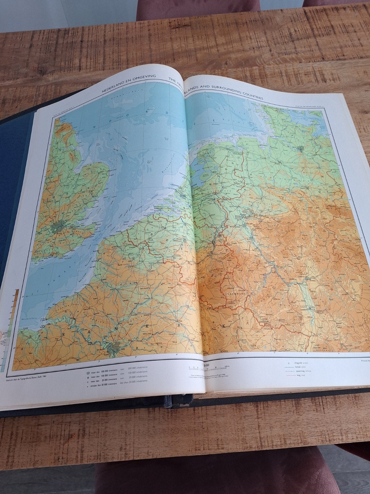 Atlas van Nederland 1963-1977, Ophalen, Overige atlassen, Zo goed als nieuw, 1800 tot 2000