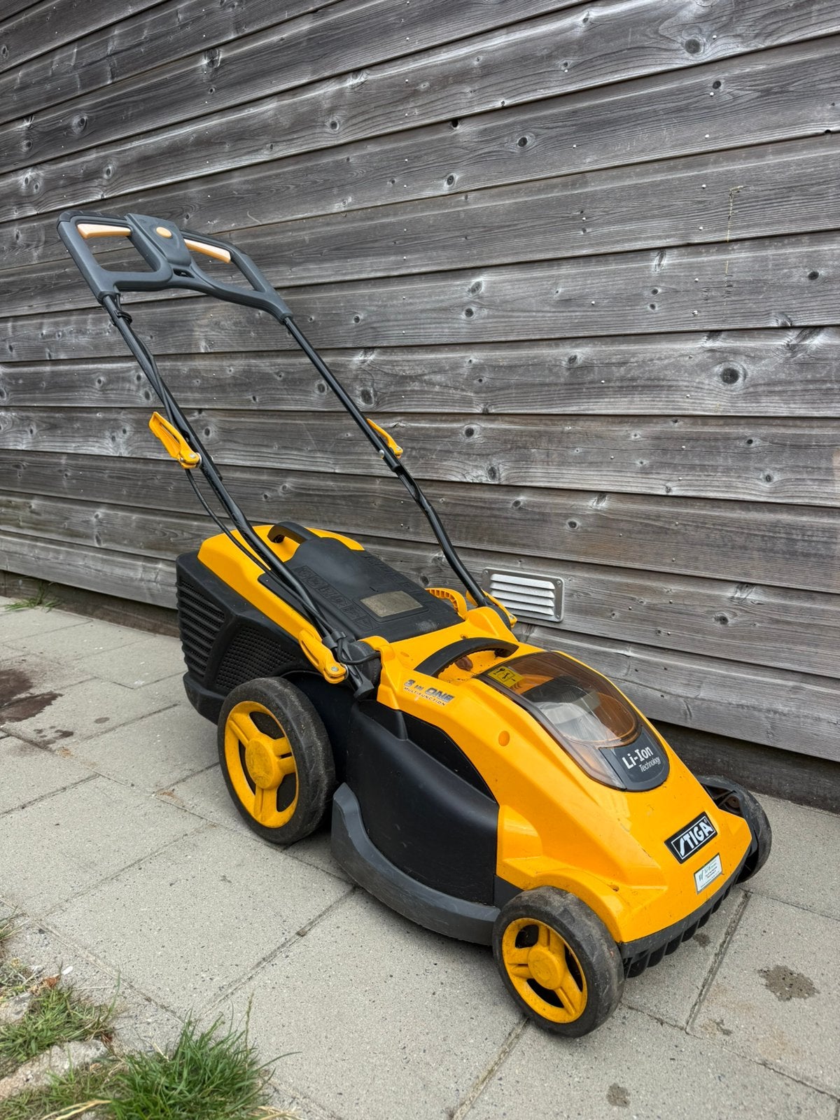 Stiga EL 380 Li - lion technology incl accu + lader, Ophalen, Zo goed als nieuw