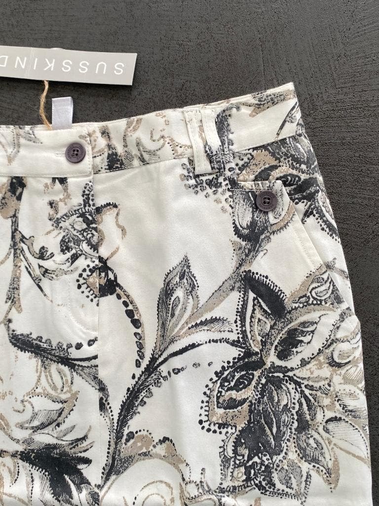 191/1 Nieuw: Maat S=36 rok Susskind rokje wit/beige/zwart, Wit, Nieuw, Ophalen of Verzenden, Knielengte