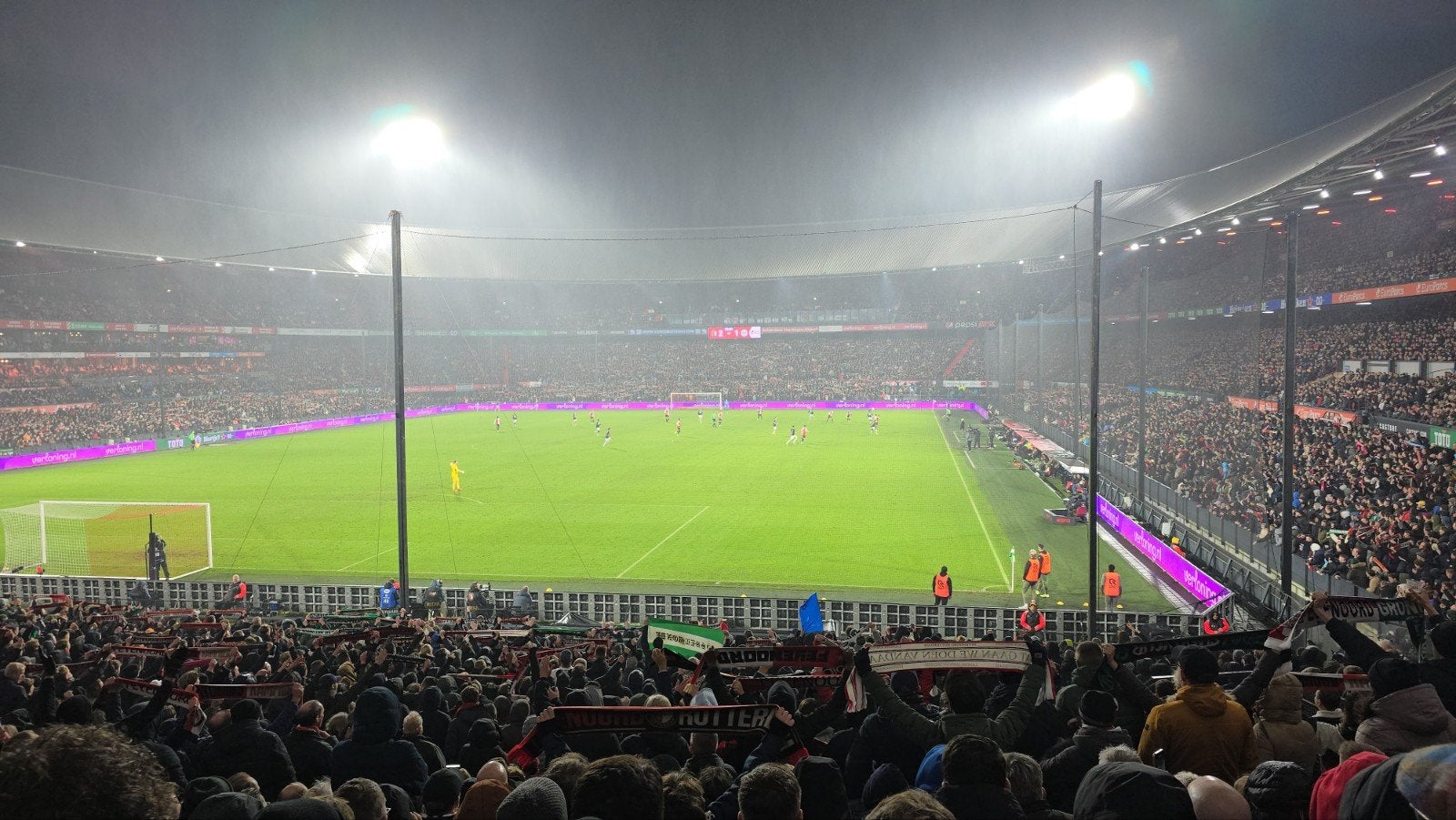 Halve passe-partout Feyenoord, Eén persoon, September