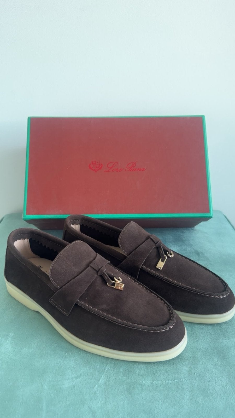 Nieuw Loro Piana Dames Loafers - Bruin Suède, Ophalen of Verzenden, Nieuw, Bruin, Instappers