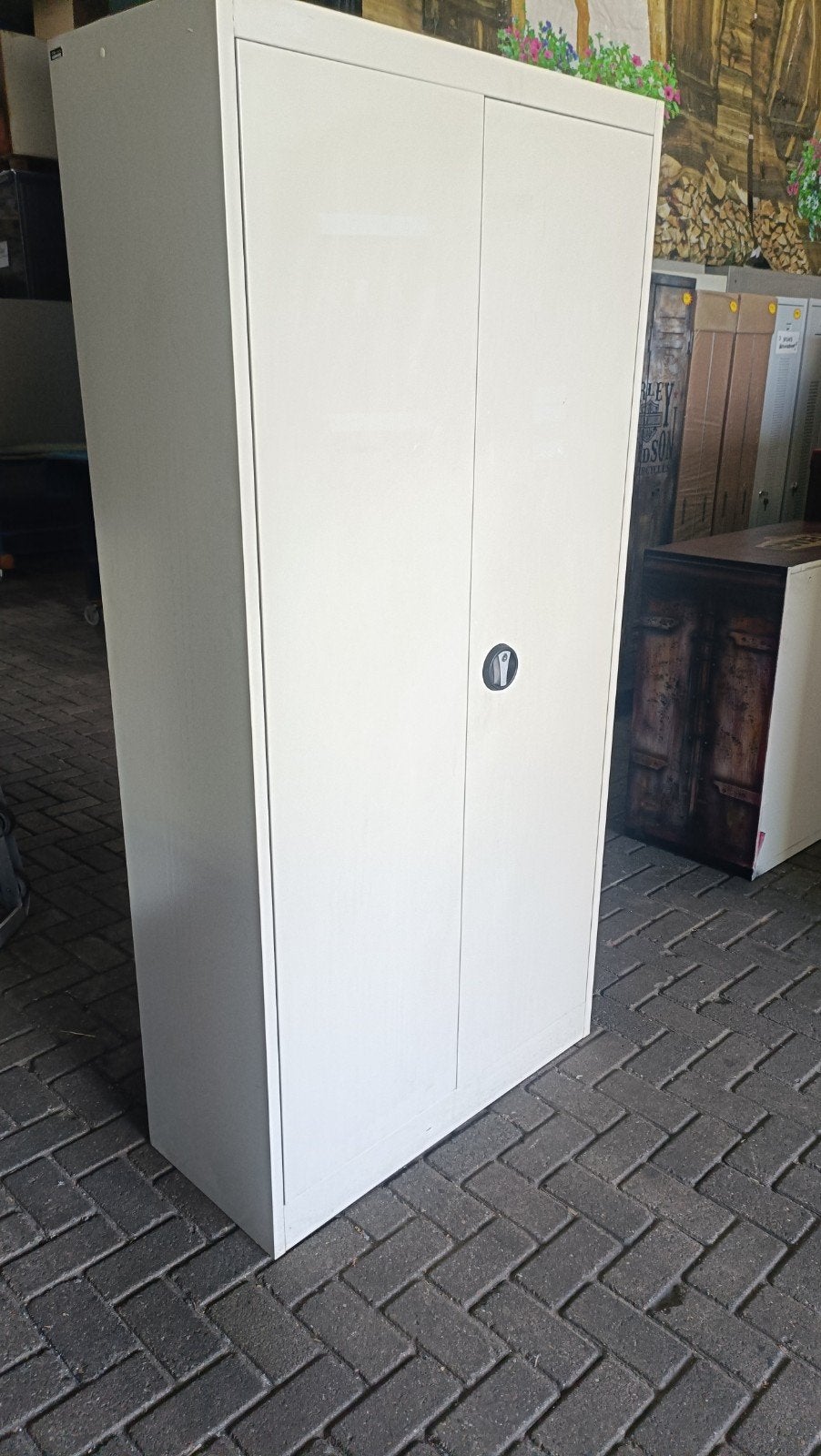 metalen draaideurkast, Garage kast, Gebruikt, R, Metalen draaideurkast Garage kast, Met slot