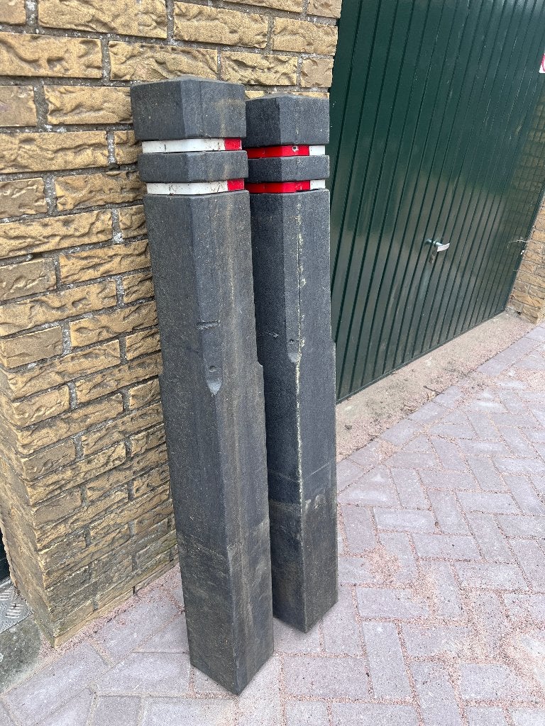 Kunststof diamantkoppaal met reflectiebandjes rood/wit, Tuin en Terras, Palen, Balken en Planken, Ophalen, Gebruikt, Minder dan 180 cm