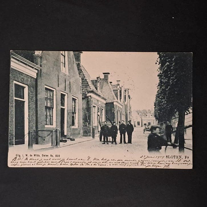 Sloten Friesland Volk in de Dorpskern 1904 TOPPER