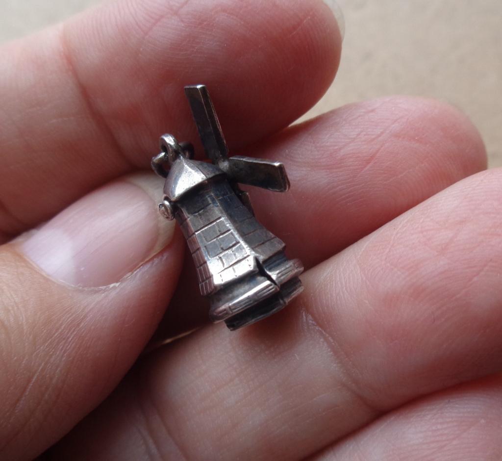 zilveren vintage bedel molen met draaiende wieken [980], Overige merken, Verzenden, Zo goed als nieuw, 1 bedel