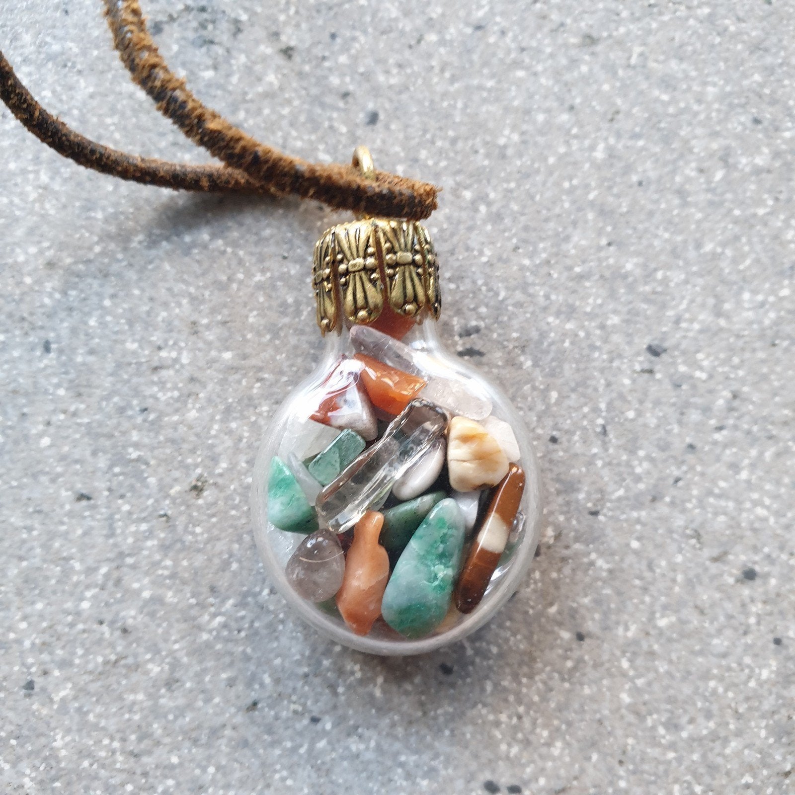 Ketting glazen flesje met steentjes zgan, Sieraden, Tassen en Uiterlijk, Met hanger, Overige kleuren, Ophalen of Verzenden, Zo goed als nieuw