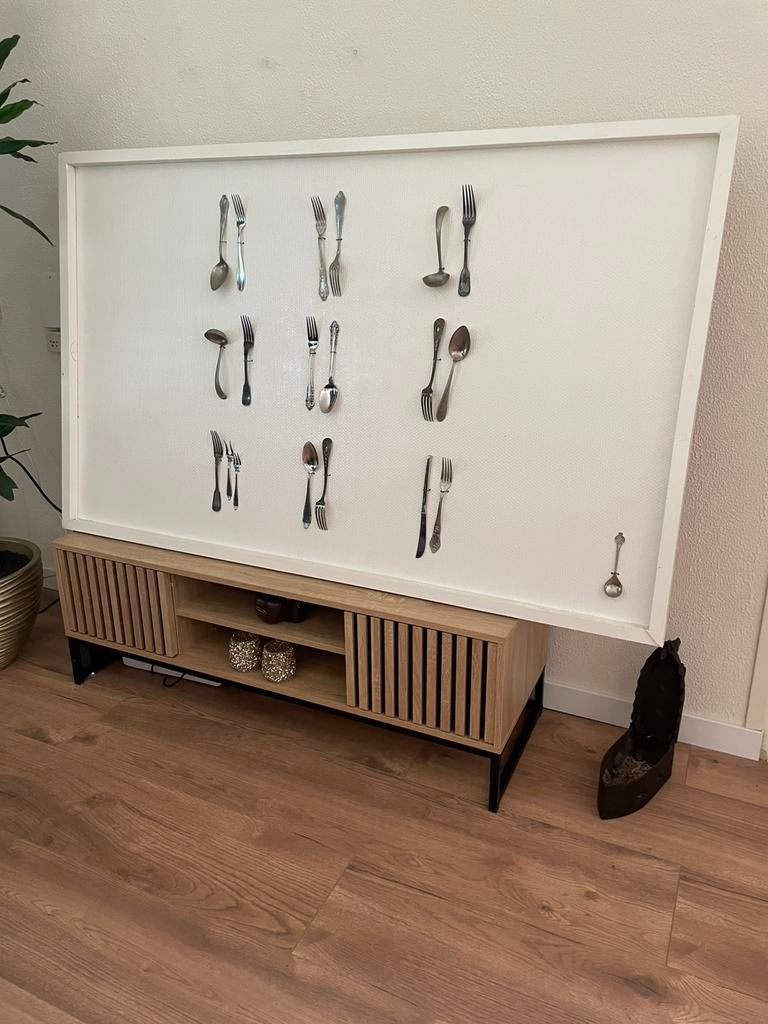 Decoratief wandbord met antiek servies, Ophalen, Zo goed als nieuw, 25 tot 50 cm, 50 tot 100 cm