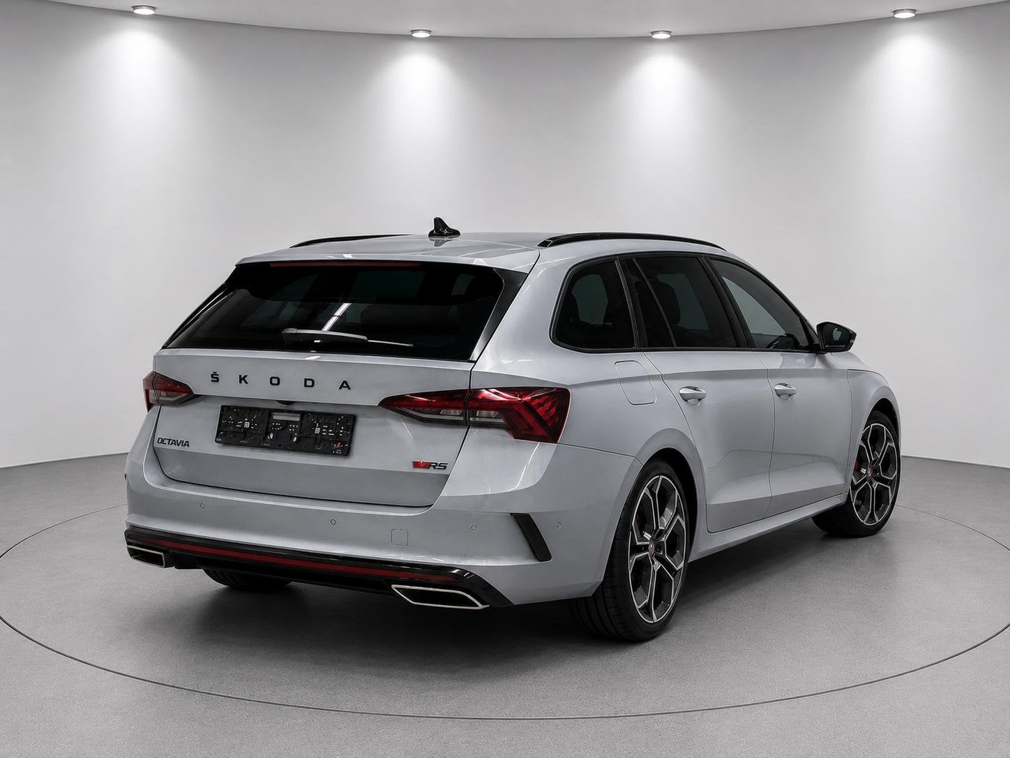Skoda Octavia Combi 2.0 TSI RS Pano Head-Up El.Stoelvertstel, Auto's, 1441 kg, Euro 6, 4 cilinders, 245 pk