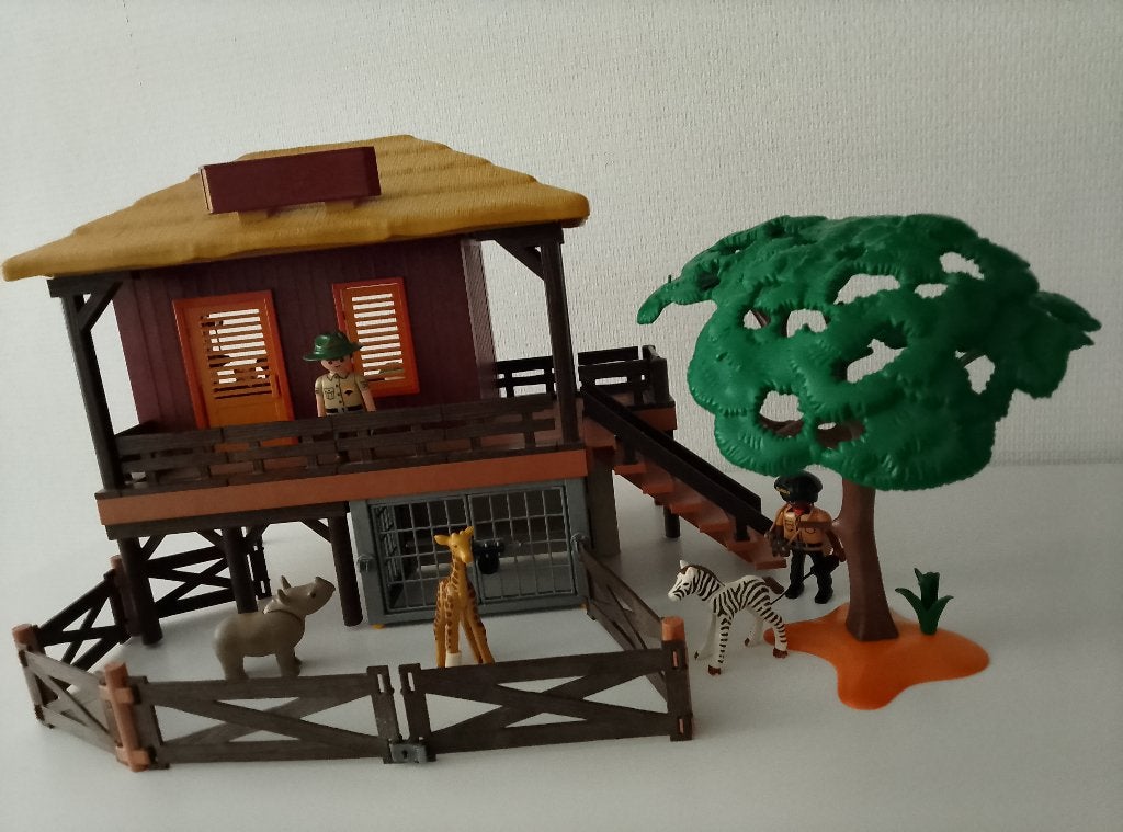 Foto 2 van Playmobil Safari Verzorgingspost