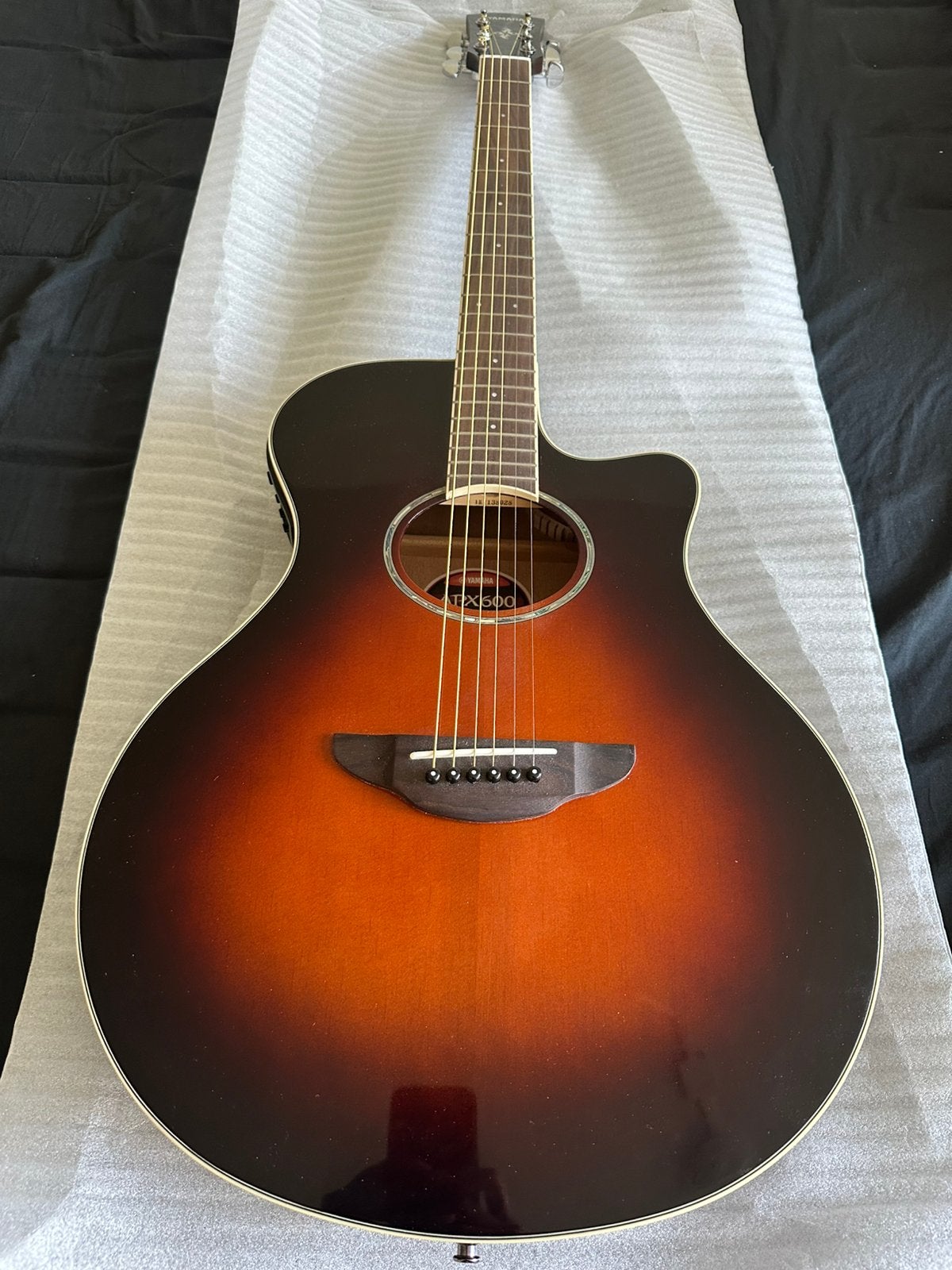 Yamaha APX 600 Old Violin Sunburst, Ophalen, Zo goed als nieuw, Klassieke of Spaanse gitaar