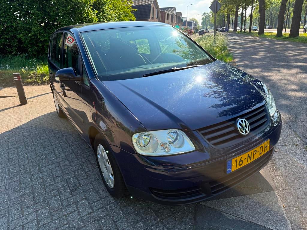 Volkswagen Touran 1.6 Trendline Inruil koopje Export Of Part, Stof, Gebruikt, 4 cilinders, Blauw