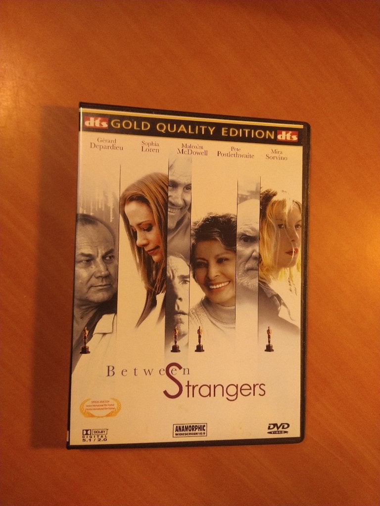 DVD Between Strangers, Alle leeftijden, Ophalen of Verzenden, Zo goed als nieuw