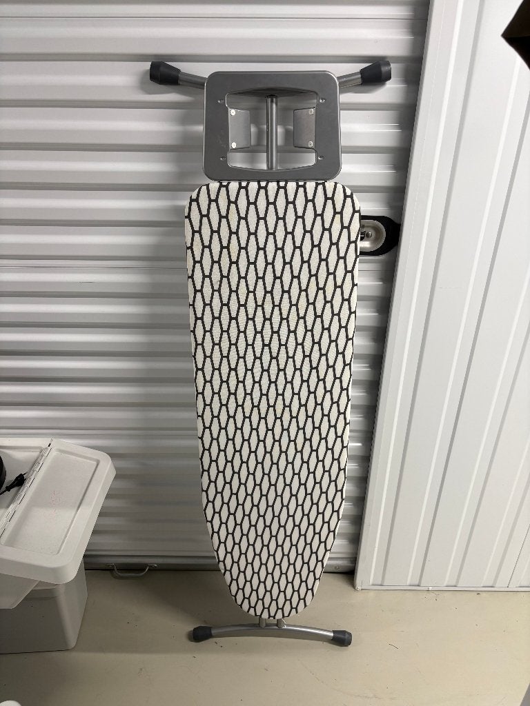 Ironing board, Ophalen, Zo goed als nieuw