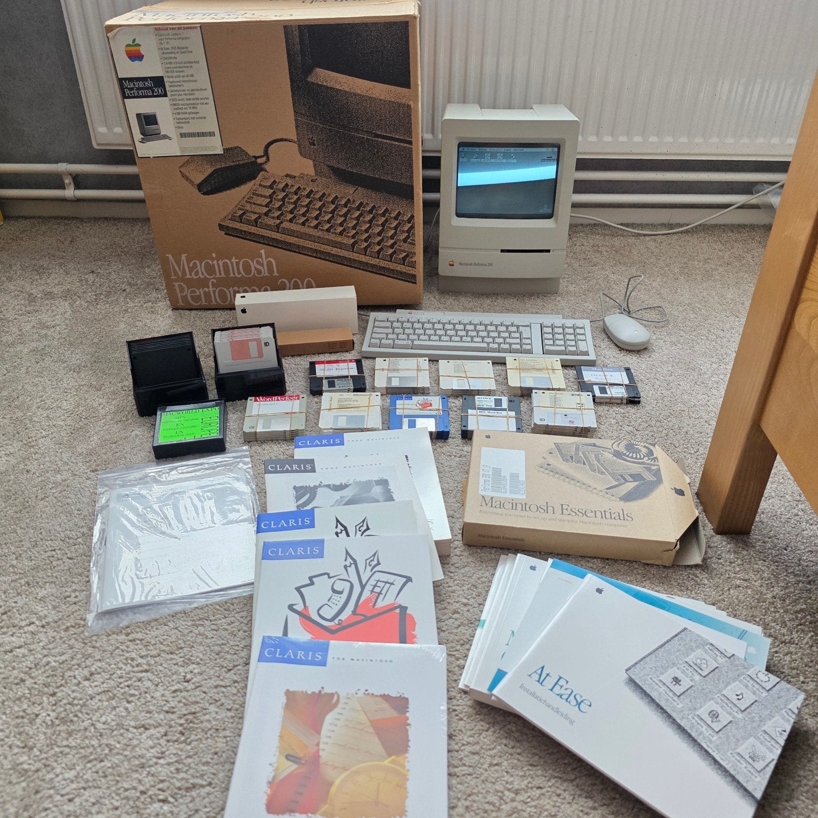 Macintosh Performa 200 fully recapped, Computers en Software, Vintage Computers, Ophalen of Verzenden