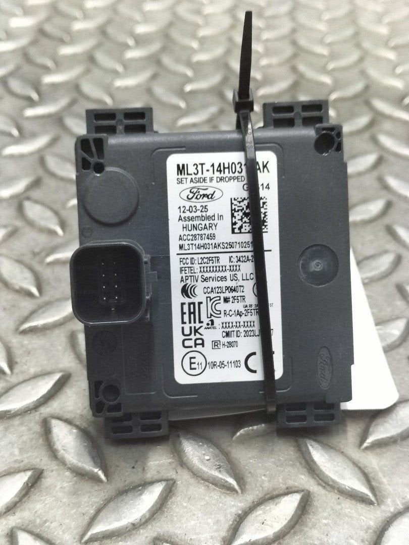 FORD PUMA Titanium SENSOR RADAR ML3T14H031AK 2025, Ophalen of Verzenden, Gebruikt, Stiba lid