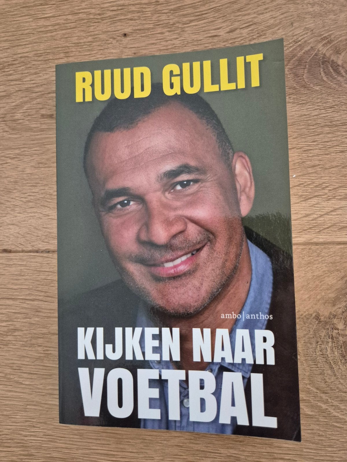 Ruud Gullit - Kijken naar voetbal, Ruud Gullit, Ophalen of Verzenden, Zo goed als nieuw, Balsport