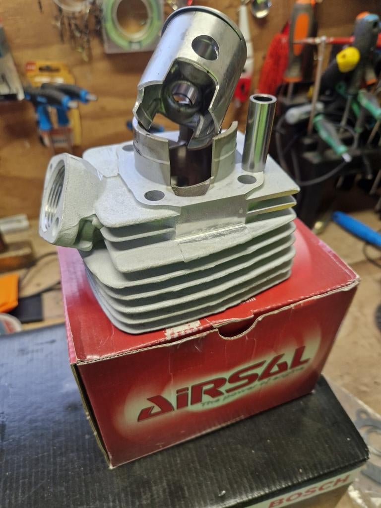 Nieuwe Aircal cilinderkit voor Peugeot Fox/Honda Wallaroo, Ophalen of Verzenden, Nieuw, Cilinder