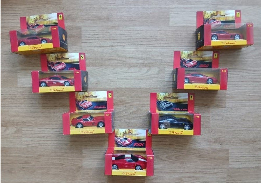 Shell V-Power Ferrari modelauto's 1:38 collectie: 2 compleet, Ophalen of Verzenden, Zo goed als nieuw, Auto, Overige merken
