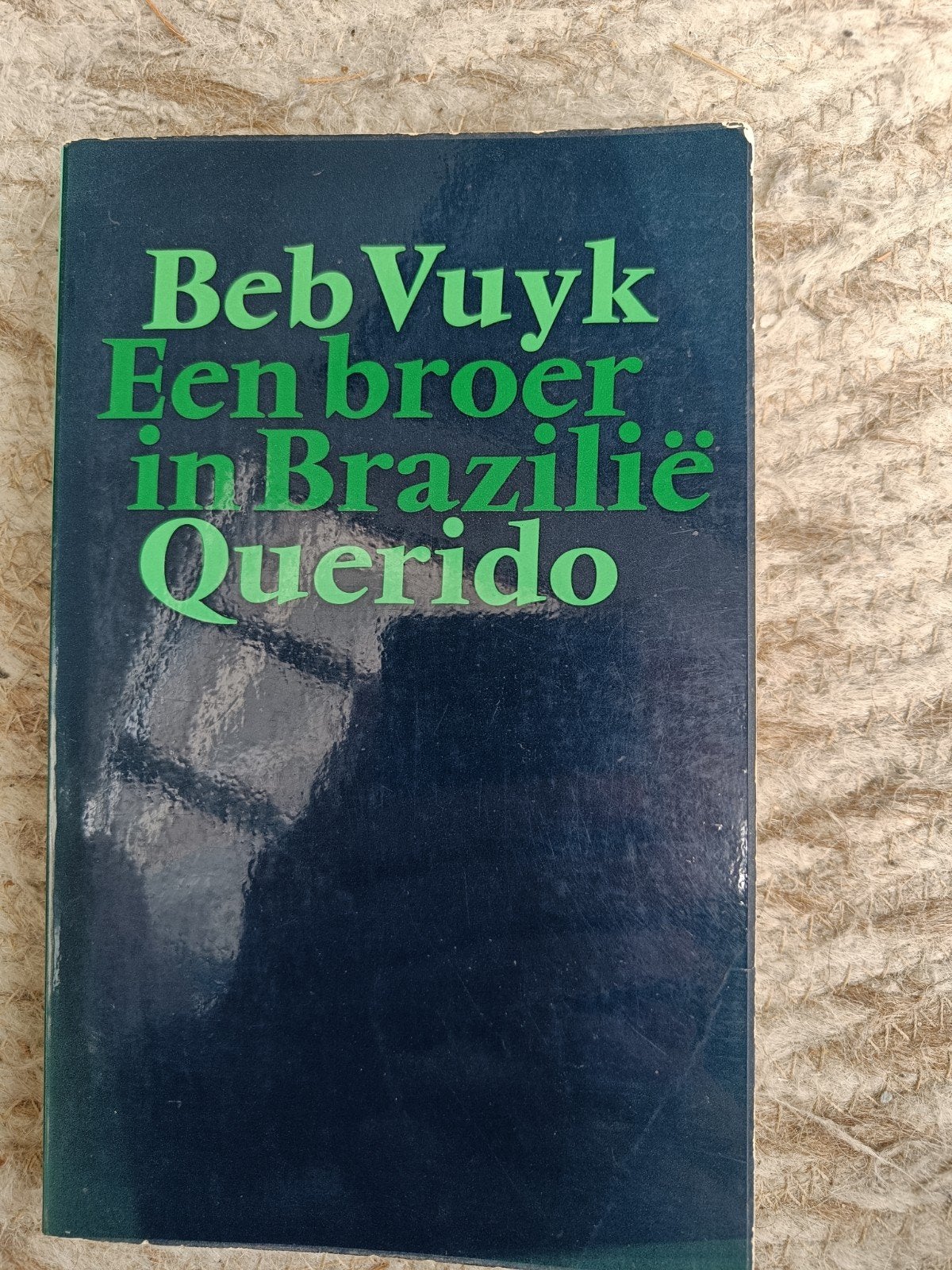 Beb Vuyk - Een broer in Brazilië Querido, Boeken, Ophalen of Verzenden, Gelezen, Beb Vuyk, Nederland