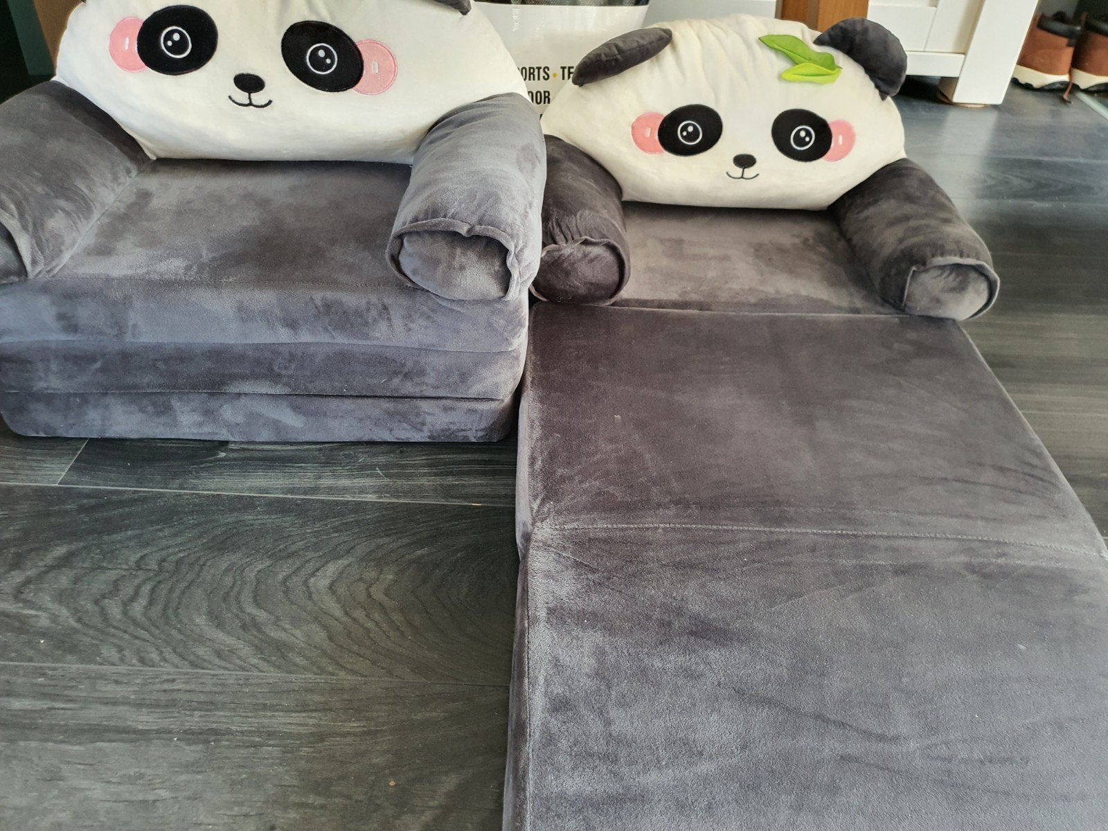 Twee zachte panda stoelen voor dreumes/peuters en kleuters, Ophalen