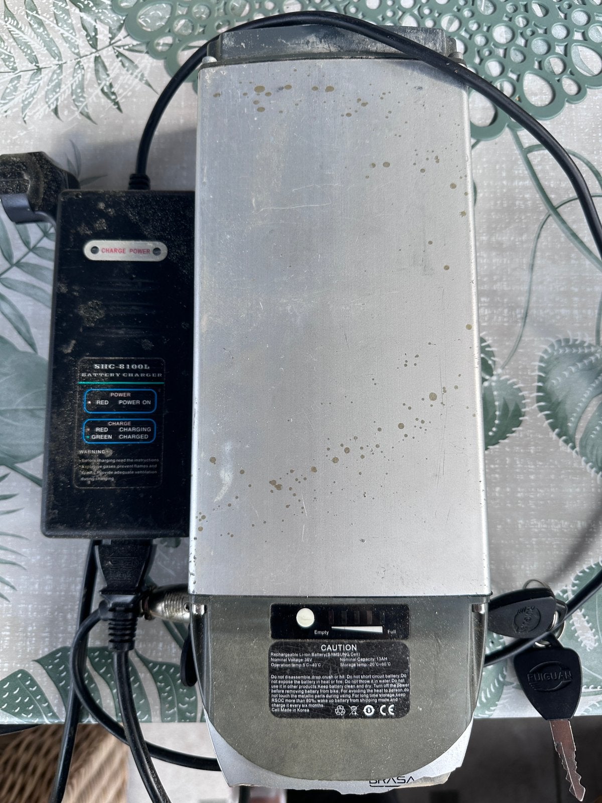 36V 13Ah Li-ion accu + oplader – Samsung cellen, Ophalen, Zo goed als nieuw