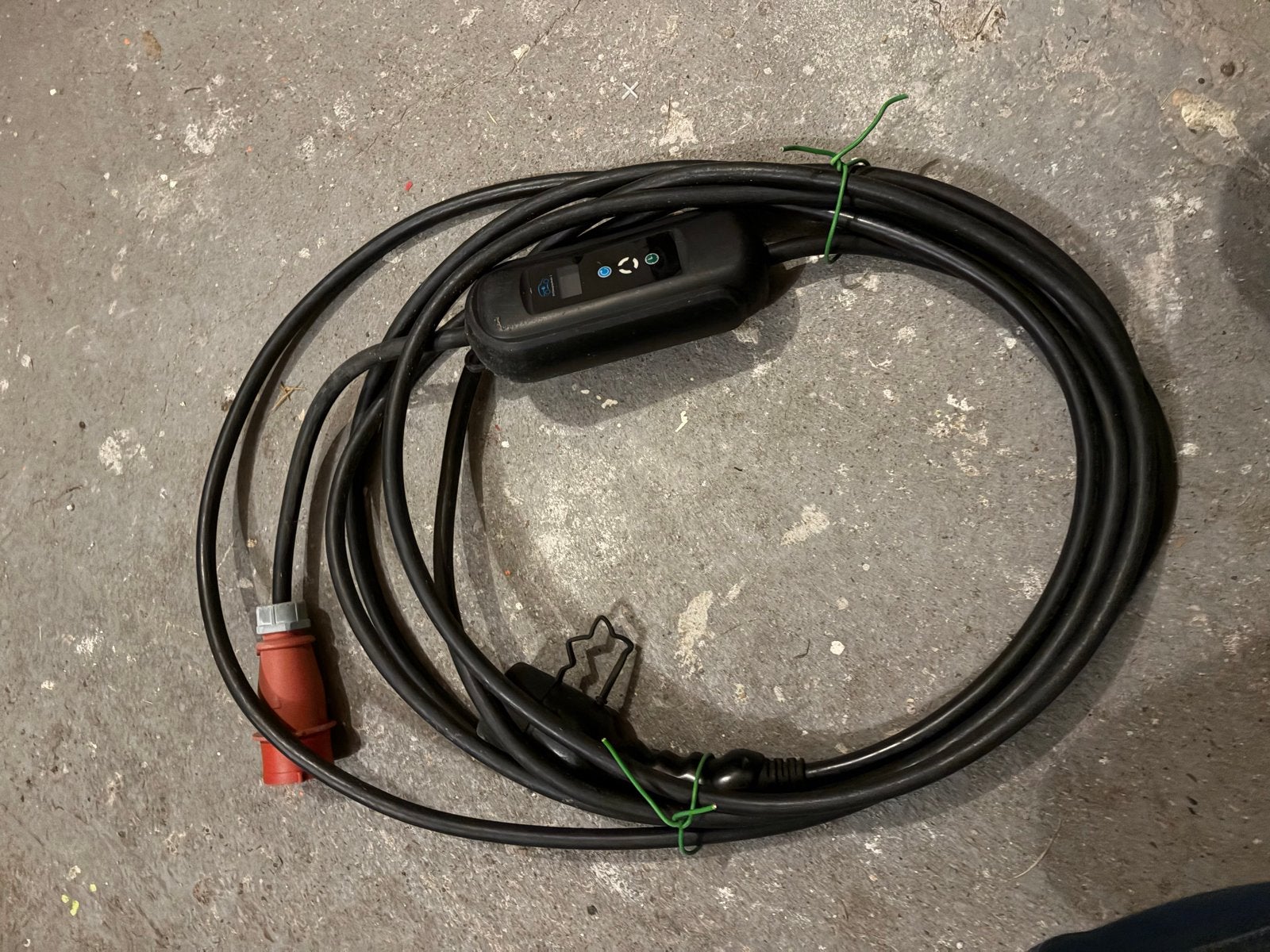 Mobiele EV Laadkabel / laadpaal met 15 meter kabel!, Ophalen of Verzenden, Zo goed als nieuw, Laadkabel