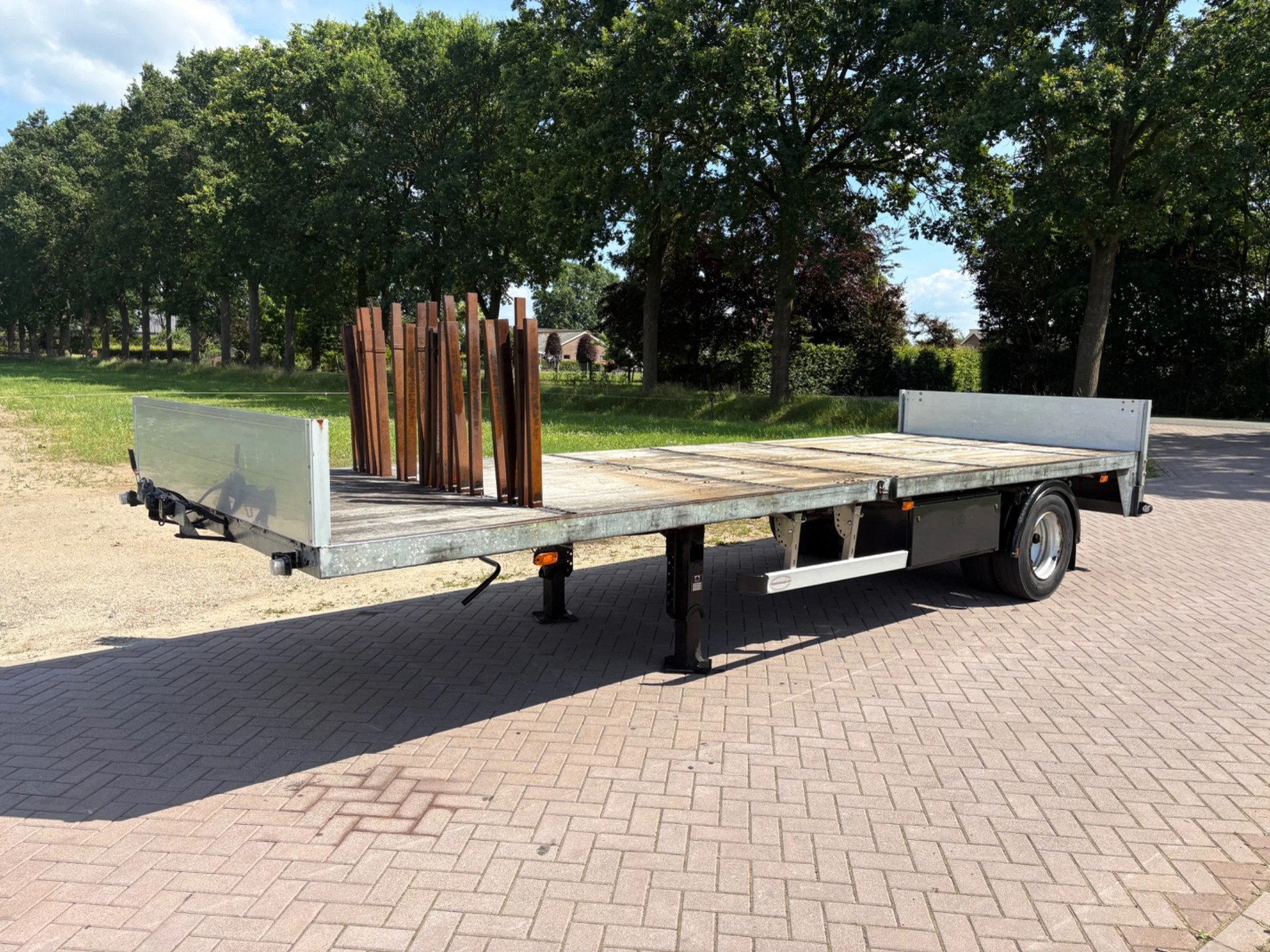 DOORNWAARD platform BE oplegger 5.5 TON (bj 2006), Auto's, Vrachtwagens, Overige brandstoffen, Origineel Nederlands, Bedrijf, Aanhangers en Opleggers