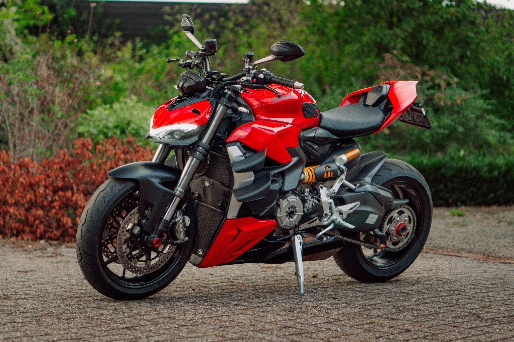 Ducati Streetfighter V2 | 16.240 km | 2022, 2 cilinders, Occasion, Motorrijbewijs A, Handvatverwarming