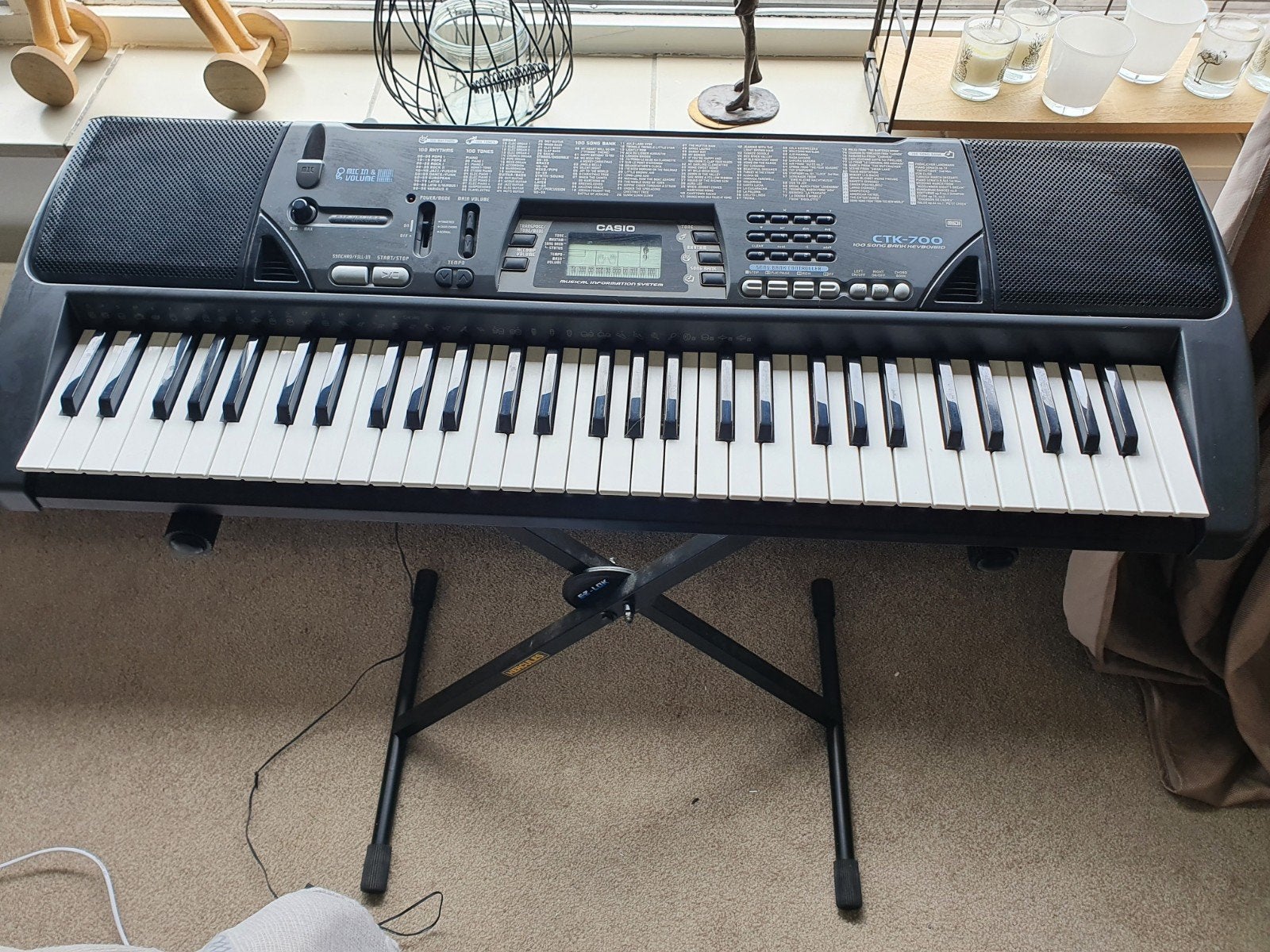 Casio CTK-700 Keyboard met standaard en adapter, Muziek en Instrumenten, Keyboards, Ophalen, Casio, Midi-aansluiting, 61 toetsen