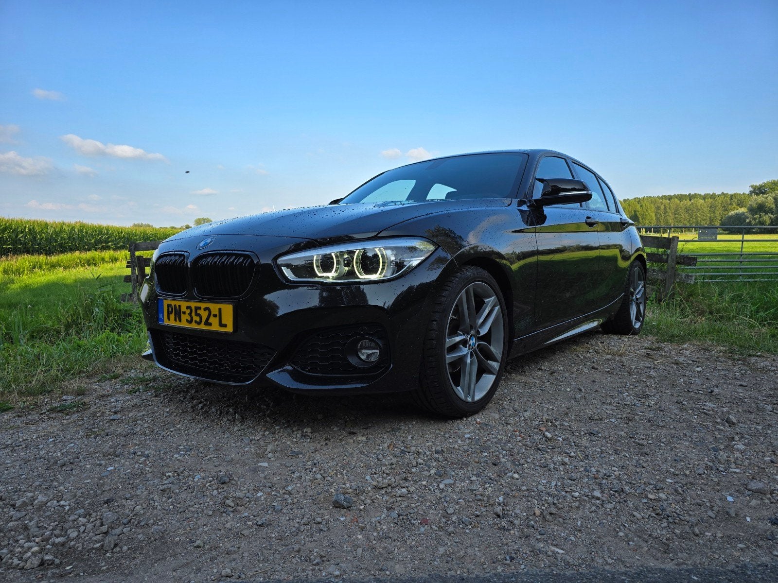 BMW 1-Serie 118i 136pk Aut 2017 Zwart, 1295 kg, Zwart, Origineel Nederlands, 650 kg